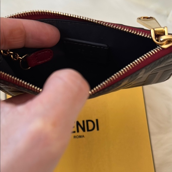 100 percent authentic Fendi key case pouch - Picture 5 of 8